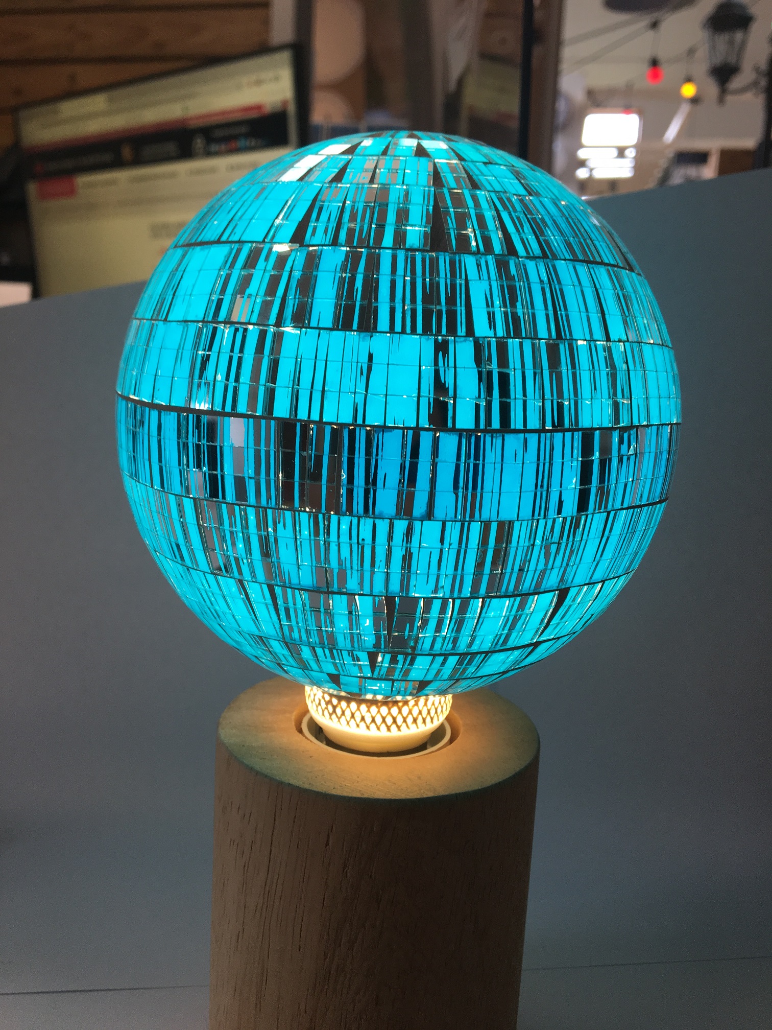 ampoule globe miroir bleue